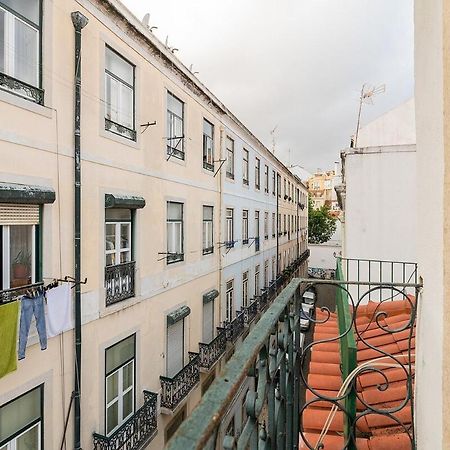 Attic Apartment With Balcony In Bairro Alto Lisboa 外观 照片