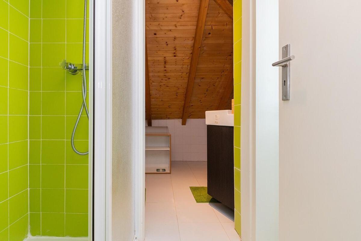 Attic Apartment With Balcony In Bairro Alto Lisboa 外观 照片